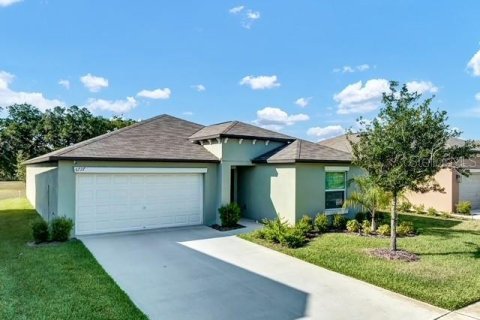 Villa ou maison à vendre à Zephyrhills, Floride: 4 chambres, 179.86 m2 № 1724664 - photo 2