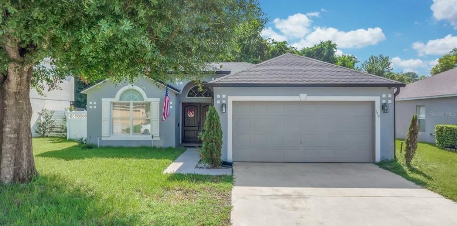 House in Sanford, Florida 3 bedrooms, 150.22 sq.m. № 2333954