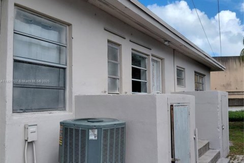 Снять в аренду квартиру в Майами, Флорида 2 спальни, 111.95м2, № 1975358 - фото 7