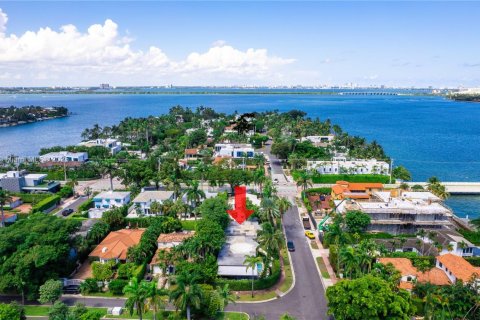 House in Miami Beach, Florida 3 bedrooms, 264.12 sq.m. № 1864208 - photo 6