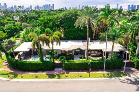 House in Miami Beach, Florida 3 bedrooms, 264.12 sq.m. № 1864208 - photo 2