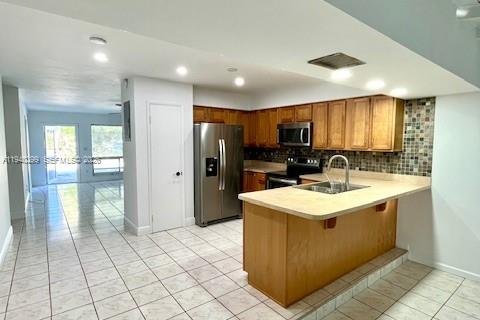 Снять в аренду квартиру в Форт-Лодердейл, Флорида 2 спальни, 253.99м2, № 1998484 - фото 15