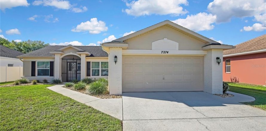 House in Spring Hill, Florida 3 bedrooms, 143.91 sq.m. № 2091570