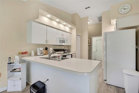 House in Spring Hill, Florida 3 bedrooms, 143.91 sq.m. № 2091570 - photo 14