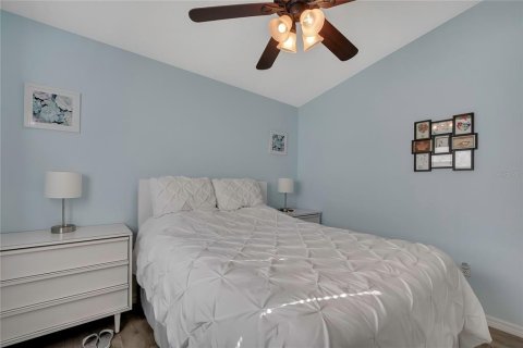 House in Spring Hill, Florida 3 bedrooms, 143.91 sq.m. № 2091570 - photo 29