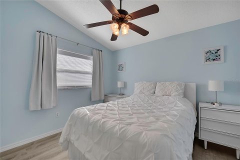 House in Spring Hill, Florida 3 bedrooms, 143.91 sq.m. № 2091570 - photo 28