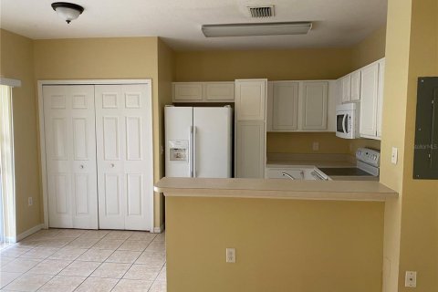 Townhouse in Brandon, Florida 3 bedrooms, 140.1 sq.m. № 1851392 - photo 2