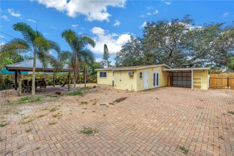 House in Saint Petersburg, Florida 2 bedrooms, 78.04 sq.m. № 1800409 - photo 8