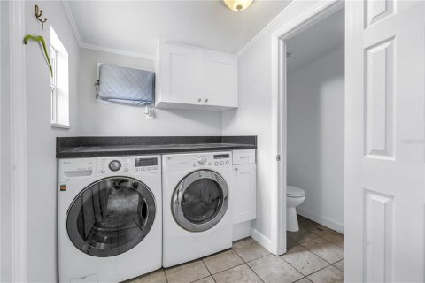 House in Saint Petersburg, Florida 2 bedrooms, 78.04 sq.m. № 1800409 - photo 3
