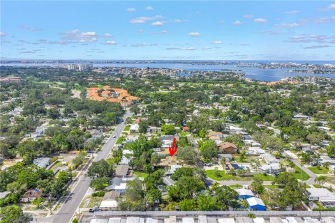 House in Saint Petersburg, Florida 2 bedrooms, 78.04 sq.m. № 1800409 - photo 12