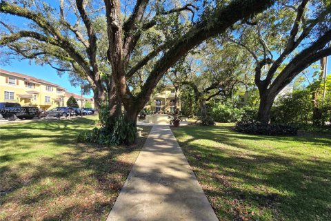 Снять в аренду таунхаус в Майами, Флорида 3 спальни, 119.1м2, № 2011104 - фото 18