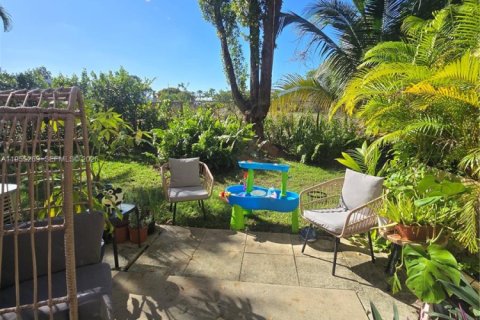 Снять в аренду таунхаус в Майами, Флорида 3 спальни, 119.1м2, № 2011104 - фото 16