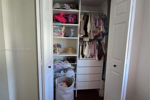 Снять в аренду таунхаус в Майами, Флорида 3 спальни, 119.1м2, № 2011104 - фото 12