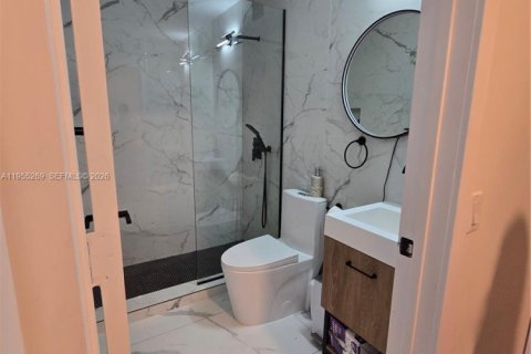 Снять в аренду таунхаус в Майами, Флорида 3 спальни, 119.1м2, № 2011104 - фото 13