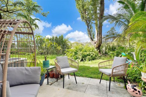 Снять в аренду таунхаус в Майами, Флорида 3 спальни, 119.1м2, № 2011104 - фото 25