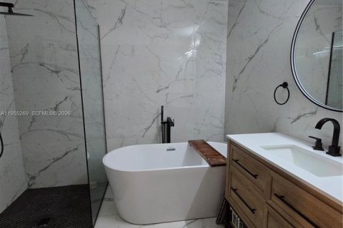 Снять в аренду таунхаус в Майами, Флорида 3 спальни, 119.1м2, № 2011104 - фото 9