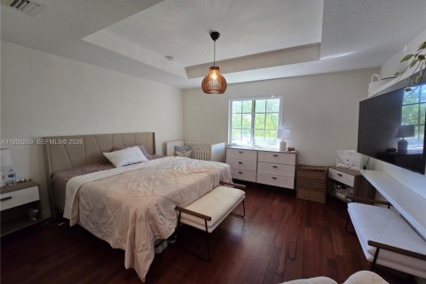 Снять в аренду таунхаус в Майами, Флорида 3 спальни, 119.1м2, № 2011104 - фото 7