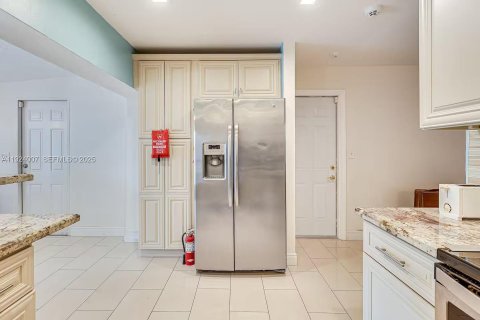 Casa en venta en Miramar, Florida, 3 dormitorios, 141.68 m2 № 1982362 - foto 9