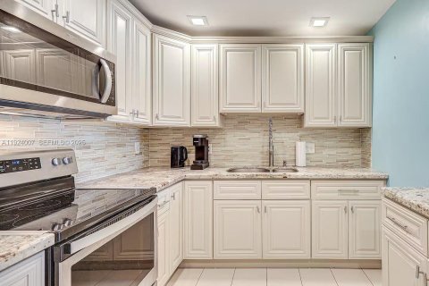 Casa en venta en Miramar, Florida, 3 dormitorios, 141.68 m2 № 1982362 - foto 8