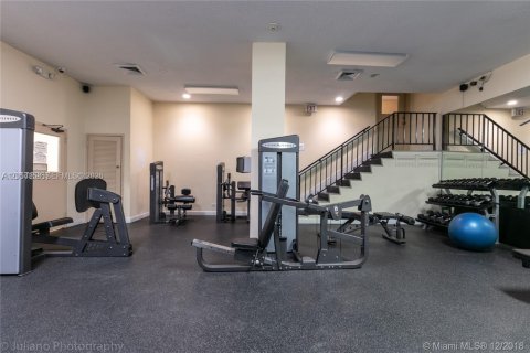 Condo in Sunny Isles Beach, Florida, 2 bedrooms  № 2076056 - photo 29