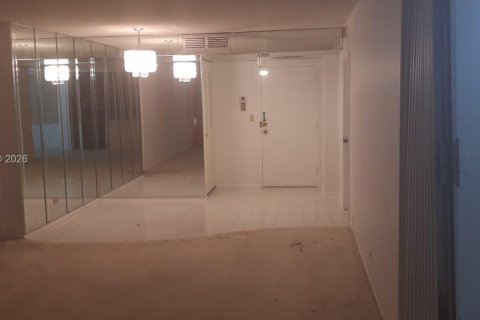 Condo in Sunny Isles Beach, Florida, 2 bedrooms  № 2076056 - photo 6