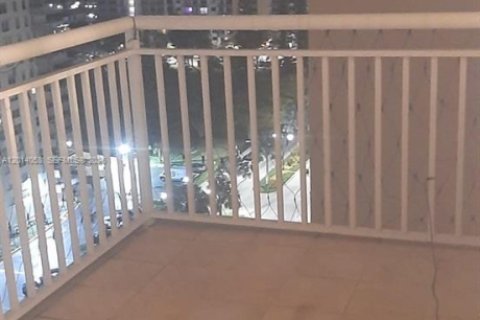 Condo in Sunny Isles Beach, Florida, 2 bedrooms  № 2076056 - photo 2