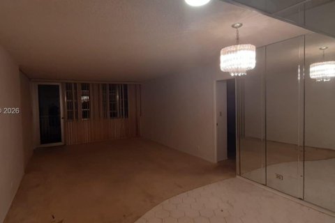 Condo in Sunny Isles Beach, Florida, 2 bedrooms  № 2076056 - photo 4