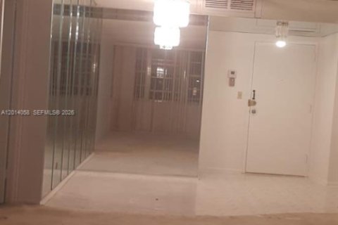 Condo in Sunny Isles Beach, Florida, 2 bedrooms  № 2076056 - photo 7