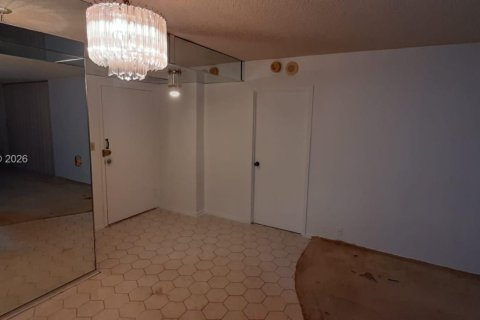 Condo in Sunny Isles Beach, Florida, 2 bedrooms  № 2076056 - photo 5