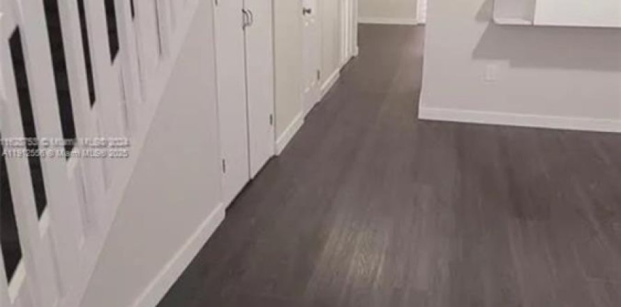 Таунхаус в Суитуотер, Флорида 2 спальни, 107.77м2 № 1973775