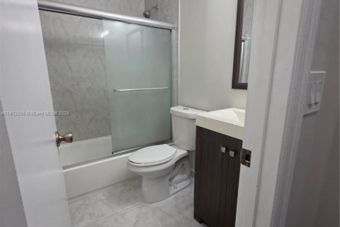 Снять в аренду таунхаус в Суитуотер, Флорида 2 спальни, 107.77м2, № 1973775 - фото 9