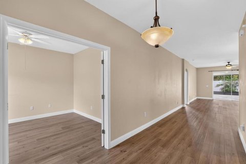 Villa ou maison à louer à Fish Hawk, Floride: 3 chambres, 164.62 m2 № 2167797 - photo 6