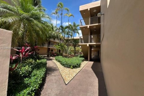 Condo in Miami, Florida, 2 bedrooms  № 2087194 - photo 27
