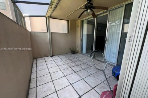 Condo in Miami, Florida, 2 bedrooms  № 2087194 - photo 22