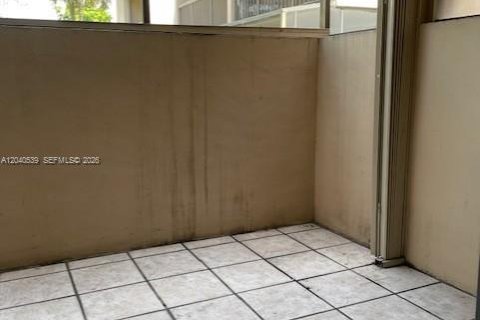 Condo in Miami, Florida, 2 bedrooms  № 2087194 - photo 23