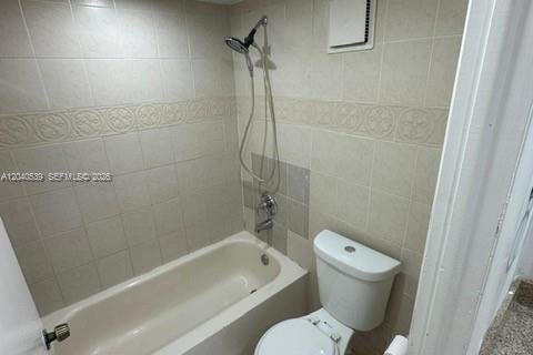 Condo in Miami, Florida, 2 bedrooms  № 2087194 - photo 17