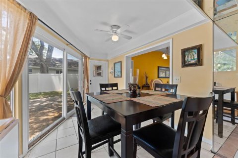 House in Palm Harbor, Florida 4 bedrooms, 183.67 sq.m. № 1803179 - photo 17