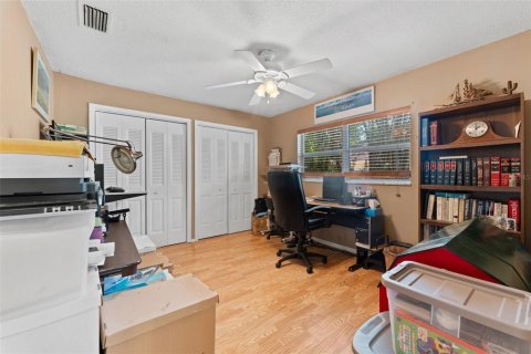 House in Palm Harbor, Florida 4 bedrooms, 183.67 sq.m. № 1803179 - photo 26
