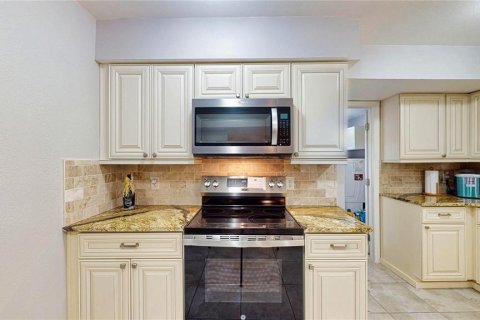 House in Lakeland, Florida 3 bedrooms, 201.97 sq.m. № 1839028 - photo 13