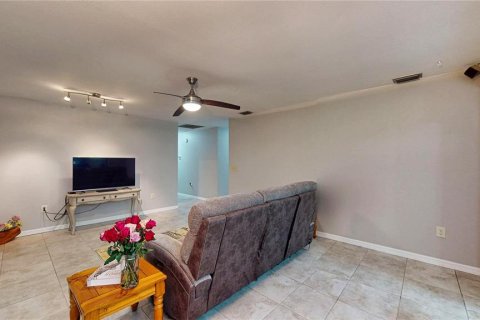 House in Lakeland, Florida 3 bedrooms, 201.97 sq.m. № 1839028 - photo 10