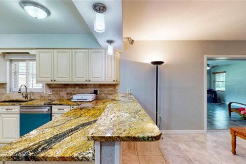House in Lakeland, Florida 3 bedrooms, 201.97 sq.m. № 1839028 - photo 12