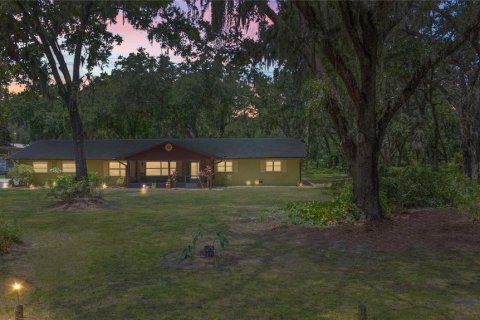 House in Lakeland, Florida 3 bedrooms, 201.97 sq.m. № 1839028 - photo 1
