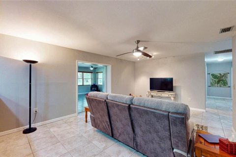 House in Lakeland, Florida 3 bedrooms, 201.97 sq.m. № 1839028 - photo 11