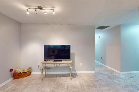 House in Lakeland, Florida 3 bedrooms, 201.97 sq.m. № 1839028 - photo 7