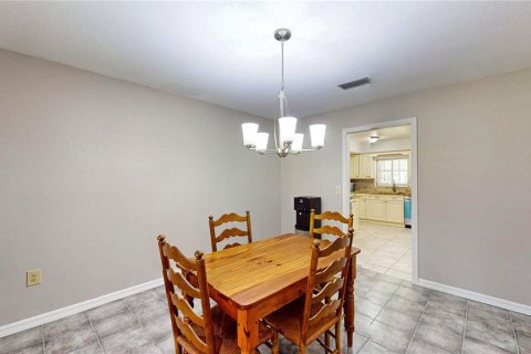 House in Lakeland, Florida 3 bedrooms, 201.97 sq.m. № 1839028 - photo 20