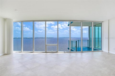 Condo in Tampa, Florida, 2 bedrooms  № 352180 - photo 3