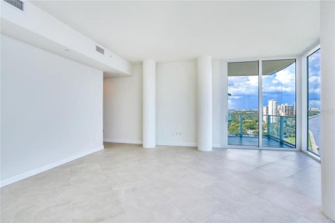 Condo in Tampa, Florida, 2 bedrooms  № 352180 - photo 25