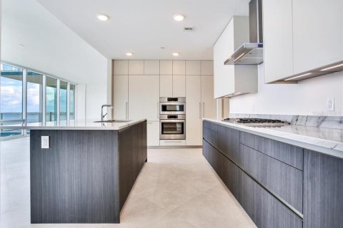 Condo in Tampa, Florida, 2 bedrooms  № 352180 - photo 14