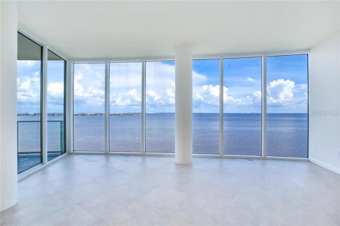Condo in Tampa, Florida, 2 bedrooms  № 352180 - photo 23