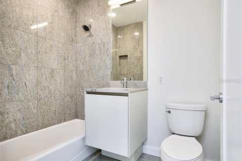 Condo in Tampa, Florida, 2 bedrooms  № 352180 - photo 21